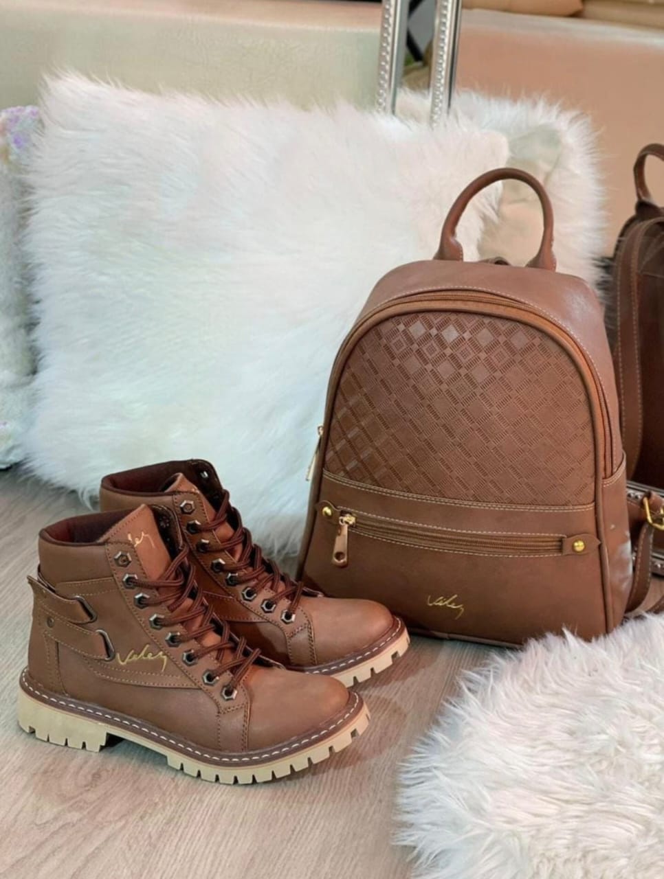 📣 Combo Vélez Dama – Bolso + Botín Elegancia Total 👠👜