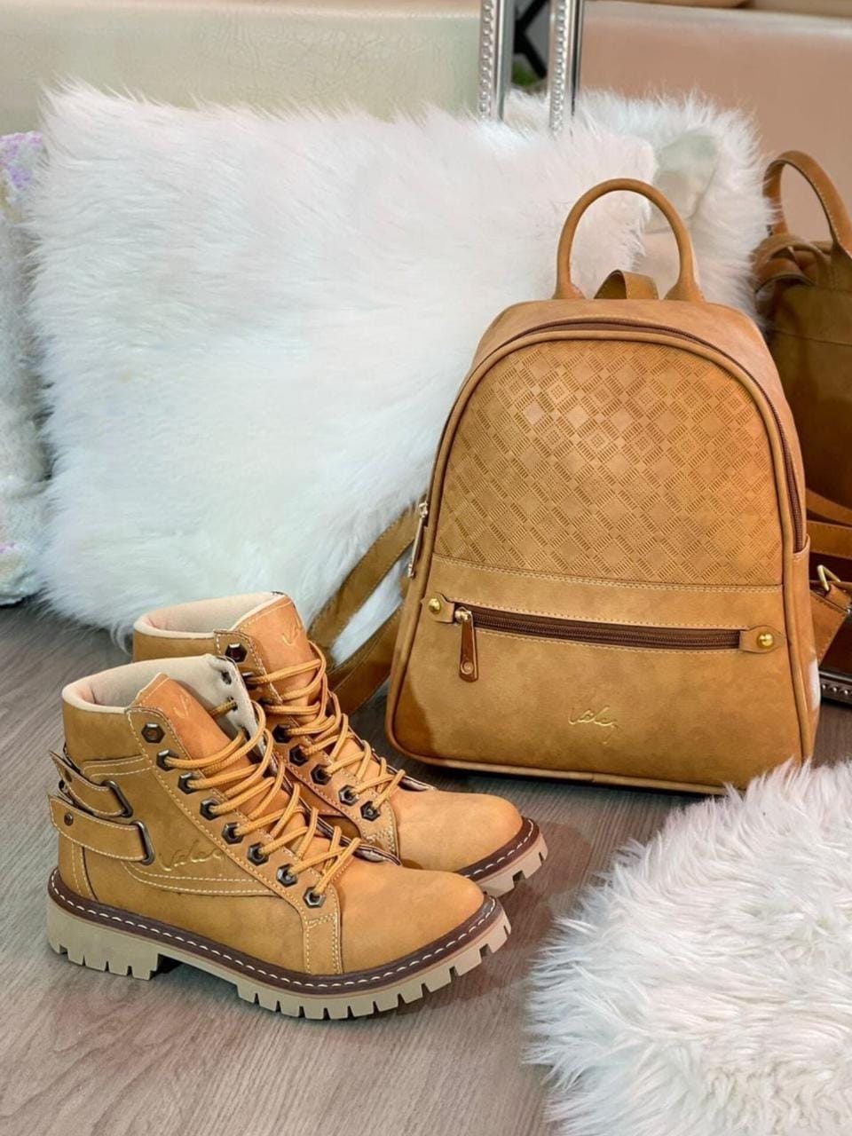 📣 Combo Vélez Dama – Bolso + Botín Elegancia Total 👠👜