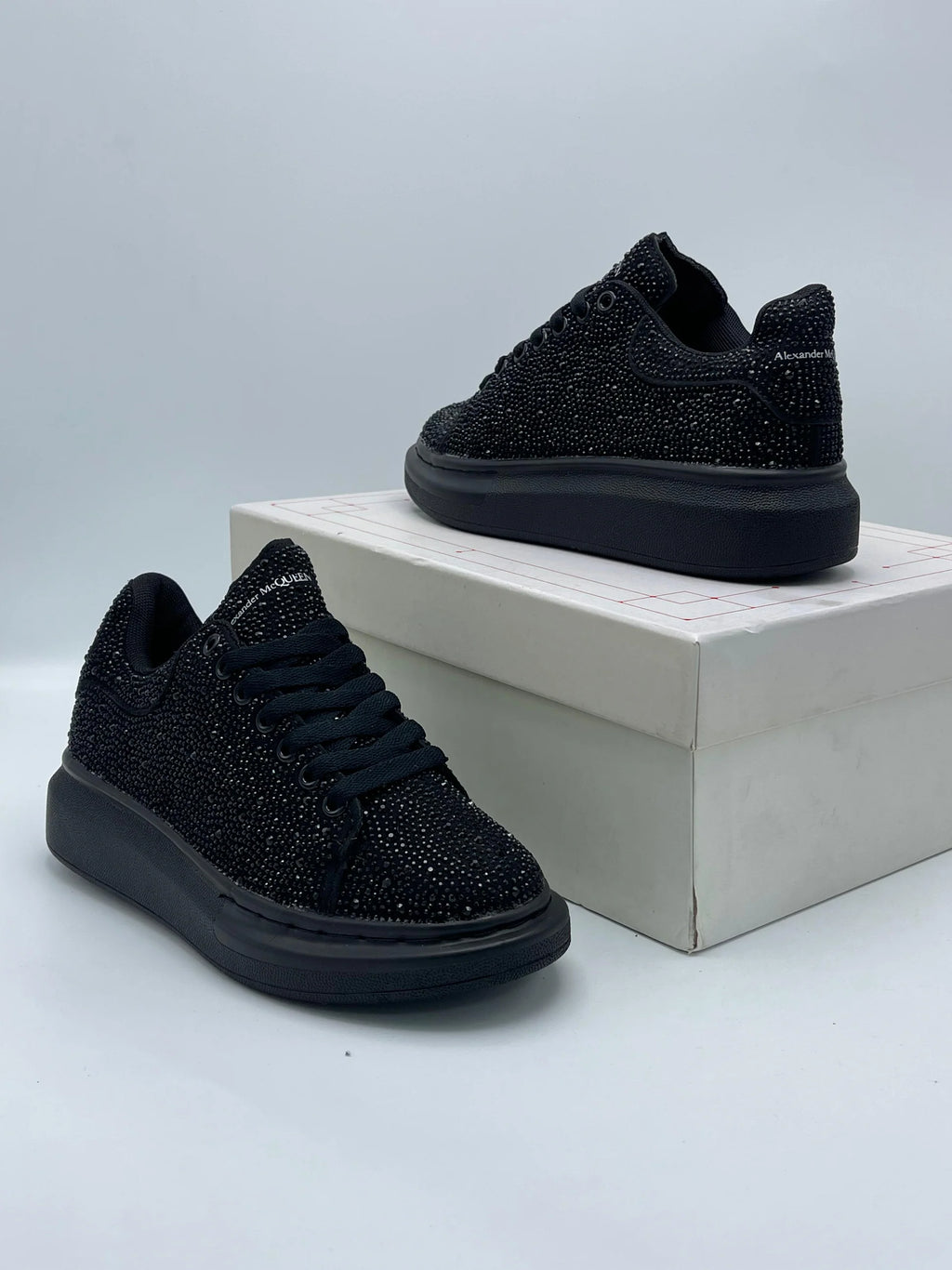 👑TENIS MCQUEEN👸 Brillo de diamante negro™💎✨