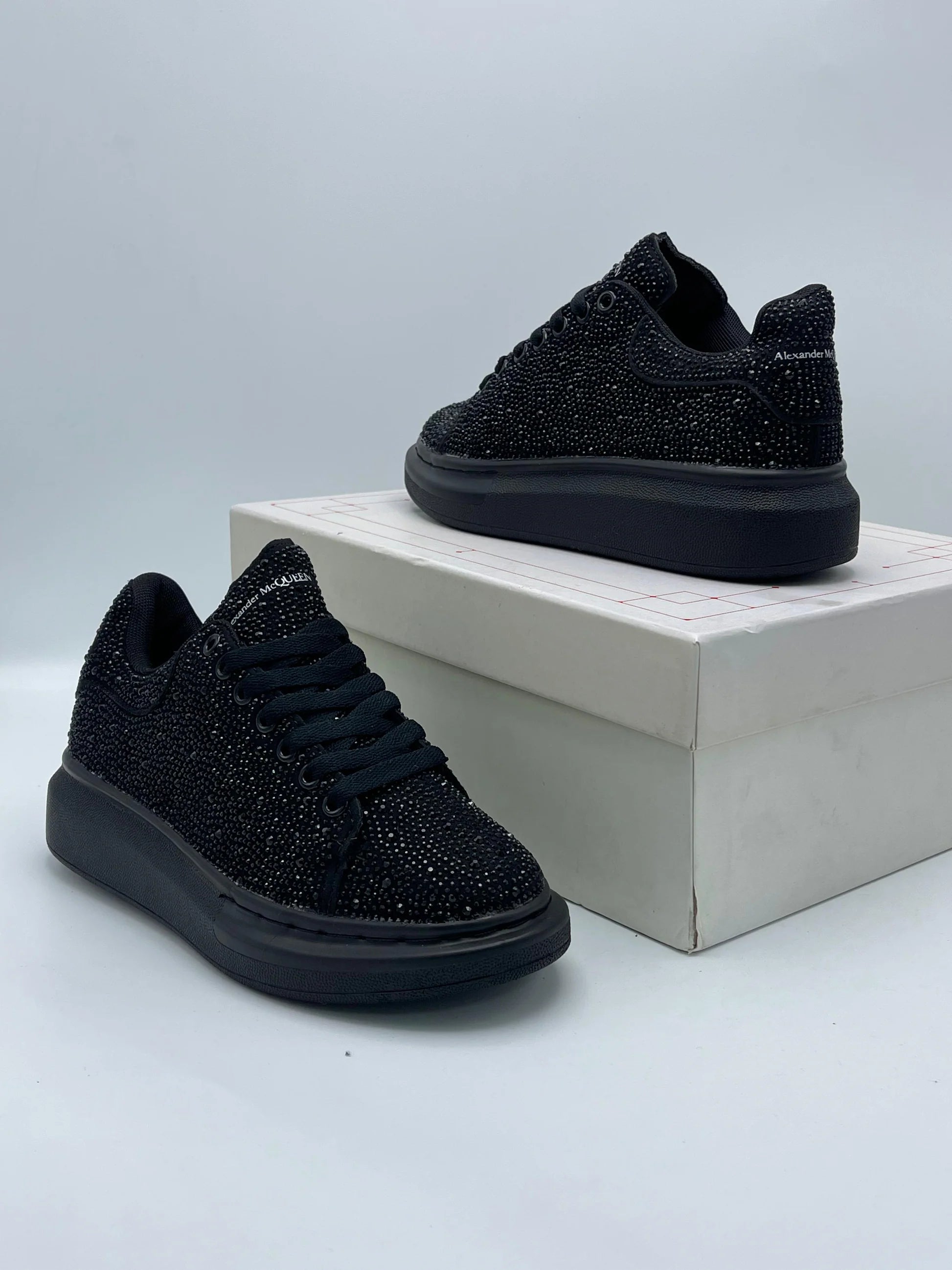 👑TENIS MCQUEEN👸 Brillo de diamante negro™💎✨
